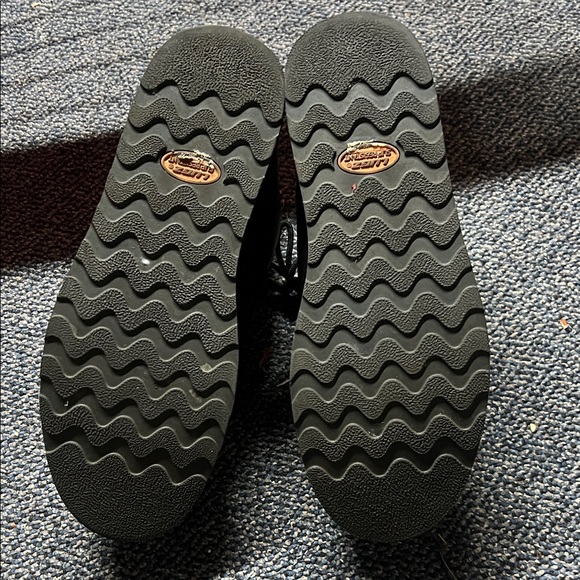 Lugz Men's Sleek Black Leather Boots - Picture 2 of 6